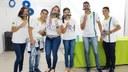 Atividades contaram com entrega de folders informativos e laço azul, além de realizados sorteios de brindes