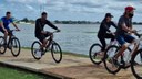 O passeio ciclístico contou com 300 participantes que percorreram quatro praças do município