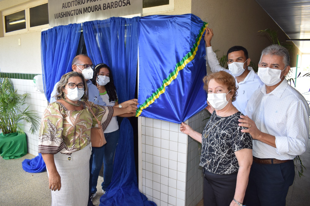 Homenagem ao professor Washington Barbosa