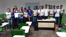 Alunos e servidores apoiam a campanha para construção de nova casa para Katia Maria