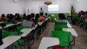 Os novos alunos receberam blusas de farda, guia do aluno e squeeze