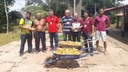 O biodigestor é um equipamento de fabricação relativamente simples e de baixo custo que é alimentado com restos de alimentos e fezes de animais e água, produzindo gás e adubo