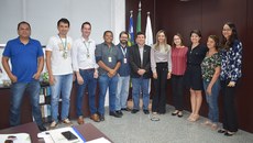 Novos e antigos membros da CPPD e o reitor Paulo Henrique Gomes de Lima