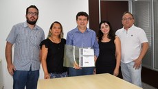 Relatório foi apresentado pela Comissão Central ao reitor Paulo Henrique Gomes de Lima