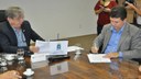 Reitor Paulo Henrique Gomes de Lima durante assinatura do acordo