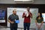 Entrega de kits do EmbarcaTech