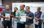 Entrega de kits do EmbarcaTech