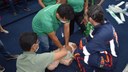 Na atividade prática foram trabalhados os temas de engasgo por corpo estranho, desmaio, fraturas/luxações e parada cardiorrespiratória
