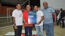 Foram entregues os troféus e medalhas dos terceiros, segundos e primeiros lugares no atletismo, vôlei, handebol e futsal