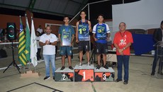 Foram entregues os troféus e medalhas dos terceiros, segundos e primeiros lugares no atletismo, vôlei, handebol e futsal