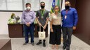 Entrega de medalhas e troféus em solenidade realizada no gabinete da Reitoria