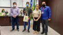 Entrega de medalhas e troféus em solenidade realizada no gabinete da Reitoria