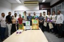 A cerimônia de premiação ocorreu na sala de reuniões da Reitoria