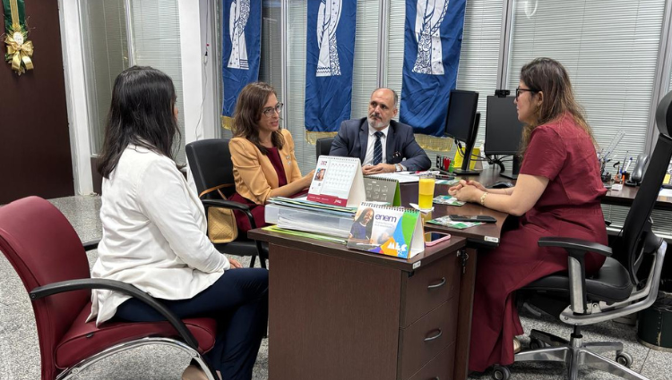 Reitoria recebe visita de Cônsul da Argentina