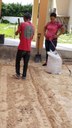 O projeto buscar criar, na escola, uma área verde produtiva pela qual todos se sintam responsáveis