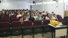 Os alunos receberam materiais, informações sobre os cursos, acesso à plataforma de atividades e conheceram o Campus