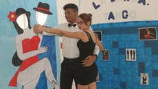 Alunos apresentam o tango argentino.