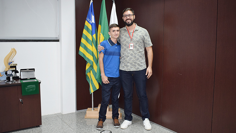 Estudante Ednaldo de Sousa com o professor Wandemberg Rocha