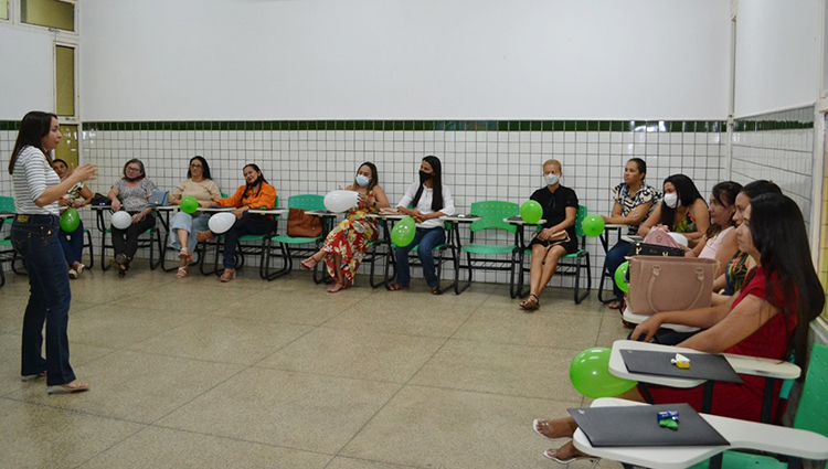 As mães participaram de oficinas dentro dos eixos tecnológicos dos cursos de ensino médio integrado ofertados pelo campus