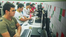 Os participantes resolveram questões durante 3 horas.