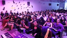 Na ocasião, estudantes dos segundos anos apresentaram, de forma artística, trechos de obras e poemas de autores da ficção ultrarromântica brasileira e estrangeira
