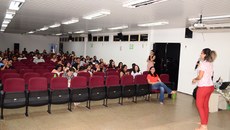 A palestra foi proferida pela professora Ana Paula Gomes Tavares, mestranda de Programa de Pós-graduação em Ecologia