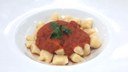 Nhoque de mandioca com molho de tomate