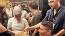 Estudantes com deficiência em visita técnica