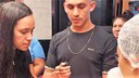 Estudantes com deficiência em visita técnica