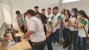 Alunos observam a importância das informações no processo de movimentação e produção.