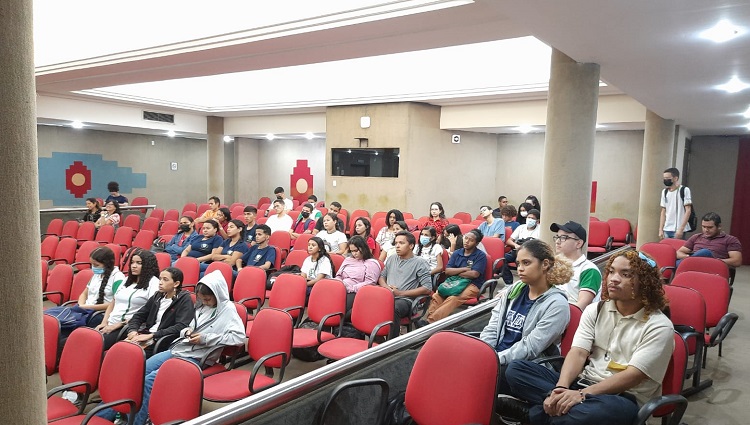 Palestra: “IA e Chat GPT: como fica o ensino?”