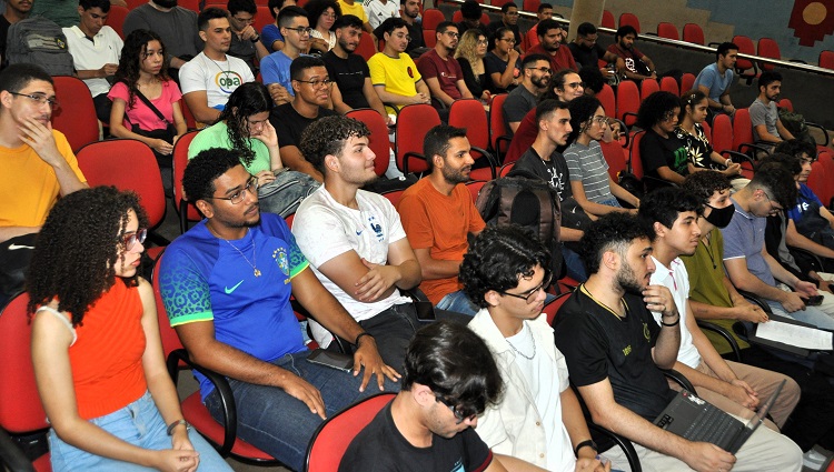 Entrega das placas BitDogLab aos participantes do EmbarcaTech