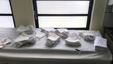 As máscaras foram confeccionadas por alunas dos cursos de Vestuário e Design de Moda