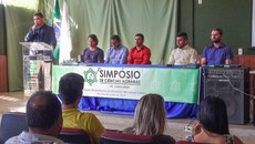 Simpósio contou com apresentação de palestras, realização de minicursos e visita às estações demonstrativas na Fazenda-Escola do Campus