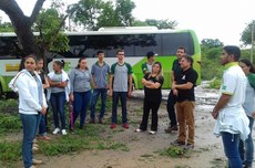 Alunos e professores do curso de Agropecuária
